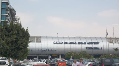 رئيس قبرص يصل القاهرة لبحث العلاقات الثنائية مع 