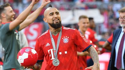 رسالة مؤثرة من فيدال لجماهير بايرن بعد رحيله إلى برشلونة