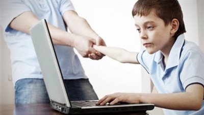 دراسة: ارتفاع معدلات إدمان التكنولوجيا في بريطانيا