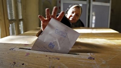 الصحيفة الجنائية للمرشحين «مزدوجي الجنسية» في بلدهم الثاني تثير الجدل.. نورالدين: إجراء غير قانوني.. جبريل: ثغرة قانونية علينا تفاديها.. السيد: البرلمان يسقط عضوية المجرمين.. وأحمد: خطوة غير