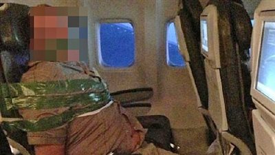 بالصور.. أطرف المواقف المحرجة لركاب الطائرات