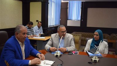 إنشاء سوق الخضراوات والفاكهة والأسماك للباعة الجائلين بالغردقة