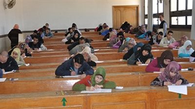 ننشر جدول امتحانات الفصل الدراسى الأول لكلية التجارة بجامعة أسيوط