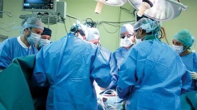 عميد طب قنا: خطة جديدة للتوسع في الجراحات الدقيقة والمتخصصة