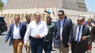 وزير الآثار: نقل قطع أثرية من الدير الأبيض إلى متحف سوهاج (صور)