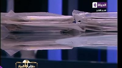 بالفيديو.. العثور على 1000 ملف لمرضى السرطان في صندوق «قمامة»