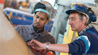 رجال الأعمال يتوقعون انتعاشة اقتصادية في ألمانيا بسبب اللاجئين