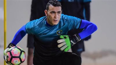 الحضري يغادر إلى السعودية للانتظام بصفوف التعاون