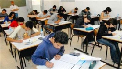 هروب طالب بورقة الإجابة أثناء امتحانات الدبلومات بالقليوبية