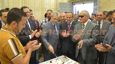 بالصور.. محافظ المنيا يفتتح فرع البنك الأهلي بـ