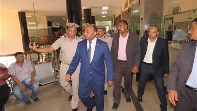 مدير أمن الغربية يتفقد الخدمات المرورية بموقف سبرباى (صور)