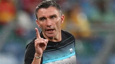 كارتيرون يمنح ناصر ماهر تعليمات خاصة في مران الأهلي