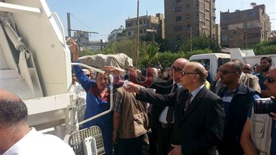 محافظ القاهرة: إنهاء عقود أي متعهد نظافة يفرز القمامة في الشارع