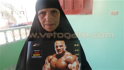 بالفيديو والصور.. «رامي السبيعي» أهملته مصر فأصبح بطل كمال الأجسام في العالم.. والدته: «كنت بوفر ليه 5 جنيه علشان يروح الجيم».. الإعلام تجاهله والغرب اهتم به.. شقيقه: الكويت كان بد