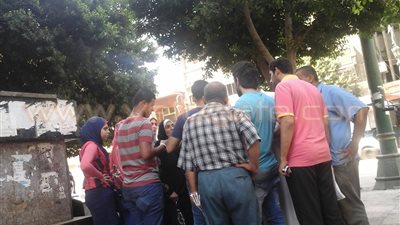 أولياء أمور طلاب طب بيطرى ينظمون وقفة أمام وزارة التعليم العالى