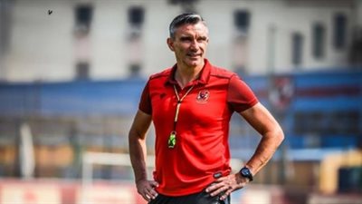 كارتيرون يحاضر لاعبي الأهلي.. تعرف على التفاصيل