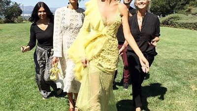 بالفيديو.. هايدي كلوم تخطف الأنظار في «إيمي 2015»