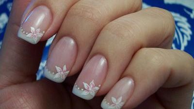 3 مظاهر مرضية تصيب «الأظافر» وطرق علاجها