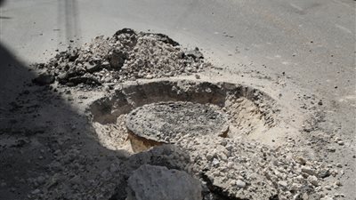 «مياه قنا» ترفع مطابق الصرف بــ5 شوارع بتكلفة 150 ألف جنيه (صور)