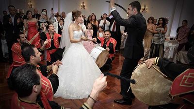 «مهر العروس.. أرقام تزيد العنوسة عند الشباب».. «السعودية»: 50 ألف ريـال لـ«البكر».. «الإمارات»: 50 ألف درهم مقدم ومؤخر.. الشباب الكويتي يفضل الزواج بالأجنبيات..