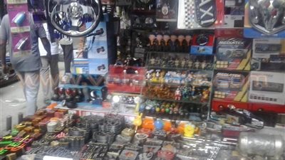 بالصور.. استقرار أسعار قطع غيار «السيارات» بسوق «التوفيقية»