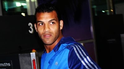 السيد حمدي يؤازر لاعبي الأهلي في لقاء القمة