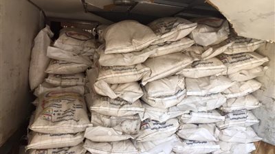 ضبط سيارة محملة بطن أرز منتهي الصلاحية قبل طرحه بـ«أسواق بورسعيد»