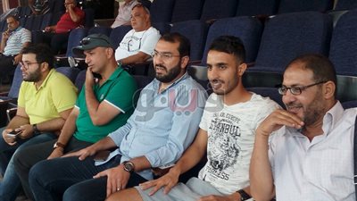 بالصور.. لاعب الترجي السابق يتابع تدريبات الاتحاد السكندري