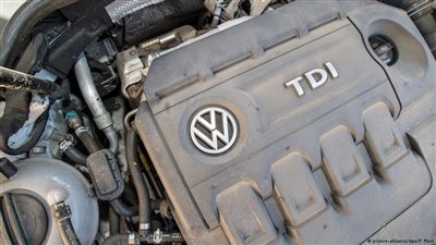 برلين تضغط على شركات السيارات بعد فضيحة تلاعب «فولكس فاجن»