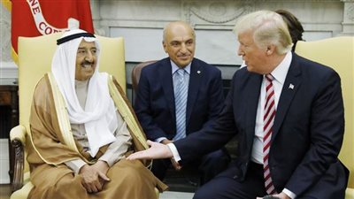 ترامب: أمير الكويت يساعد واشنطن في حل الأزمة الخليجية