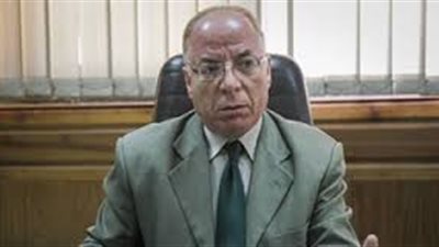 «فتوح وناصف وأحلام» يتسلمون شهادات التقدير للمشاركة في «القومي للمسرح»