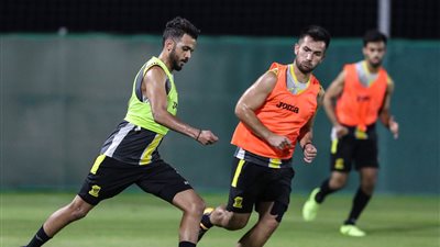 بالصور.. كهربا يشارك في تدريبات اتحاد جدة