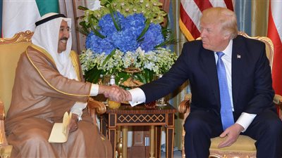 أمير الكويت: تنفيذ قطر لمطالب الدول العربية يحل الأزمة