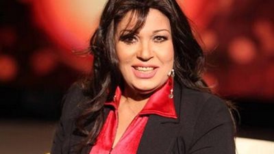 فيفي عبده تطلب من جمهورها الدعاء لخالد صالح