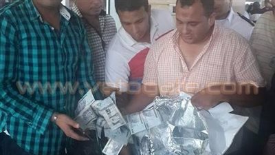 إحباط محاولة تهريب 800 ألف ريـال سعودي بمطار برج العرب