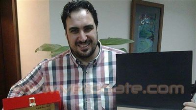 أبو بكر الشريف يشكر هدى وصفي وشريف البرعي على جائزة الإضاءة