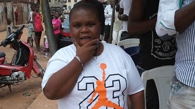 بالفيديو.. لقطات مروعة لممثلين فوجئوا بوفاة زميلهم أثناء تصوير فيلم