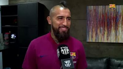 فيدال يصف برشلونة بـ«النادي الأعرق في العالم»