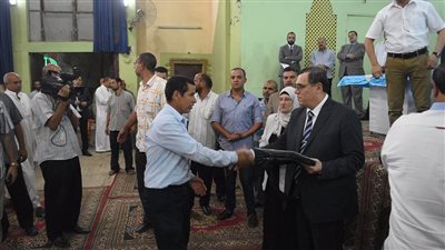 محافظ الفيوم يودع حجاج بيت الله الحرام