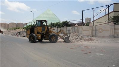 رفع 200 طن مخلفات من 