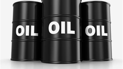 النفط يتراجع مع ضعف الطلب وتوقع خسائر جديدة