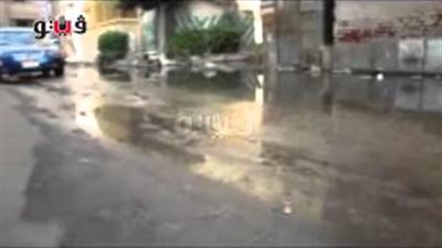 بالفيديو.. شوارع مستشفى الهلال بطنطا تغرق في مياه الصرف الصحي
