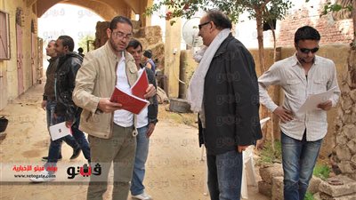 بالصور.. جمال سليمان ورانيا فريد شوقى فى كافيه بالمعادى