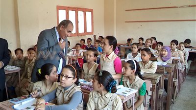 محافظ الشرقية في زيارة مفاجئة لمجمع مدارس بلبيس