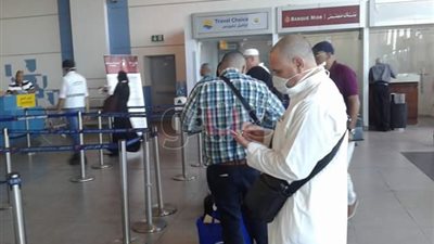 «مصر للطيران» تواصل مد جسرها الجوي لعودة ضيوف الرحمن.. تبدأ تسيير أولى رحلات عودة الحجاج.. عودة أكثر من ١٠ آلاف حاج على متن ٤٥ رحلة.. ومدير أمن مطار القاهرة يتابع إجراءات الوصول