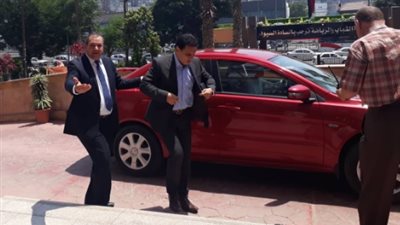 حسام البدري يصل اجتماع «عودة الجماهير» ممثلا عن «بيراميدز»