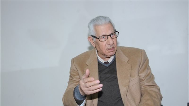  مكرم محمد أحمد