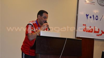 بالصور.. «بوساكا» يحاضر الحكام المصريين بالمدينة الشبابية