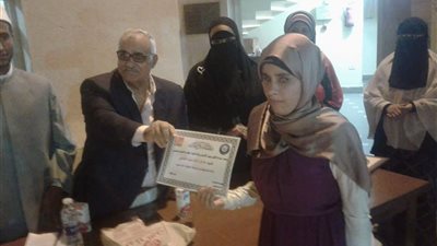 مكتبة الطفل بسنورس تكرم المتفوقين في ندوة تكاليف الزواج (فيديو)