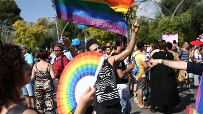 «الربيع العبري».. تظاهرات تشمل جميع القطاعات في الاحتلال.. الممرضات يعبرن عن رفضهن للعنف بالمستشفيات.. رجال الإطفاء يتمردون على العمل.. إغلاق دور الحضانات يفجر الغضب.. والشواذ يطالبون بحقوقه